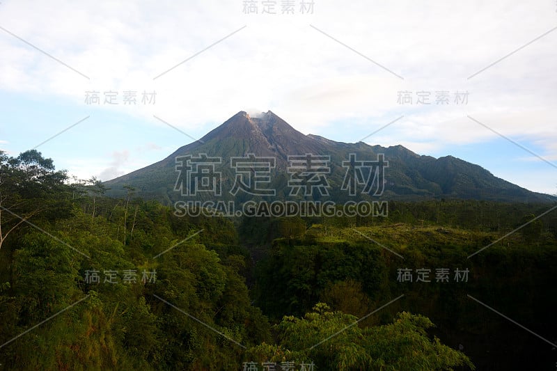 印度尼西亚爪哇岛的默拉皮火山