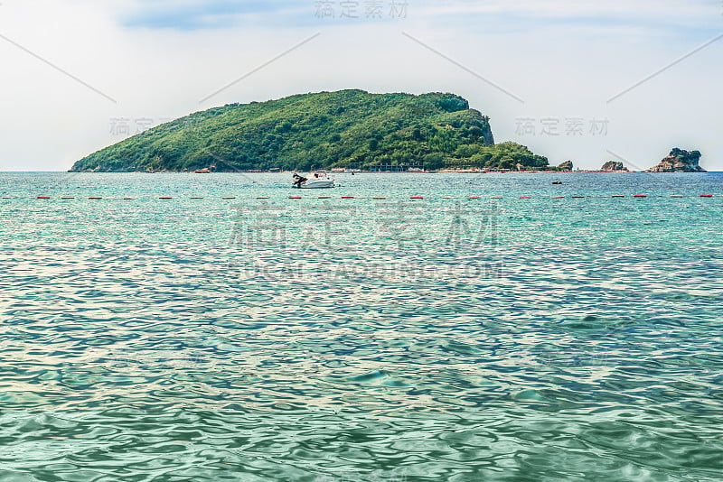 圣尼古拉斯岛在亚得里亚海海湾附近的城镇巴德瓦，黑山著名的旅游胜地。