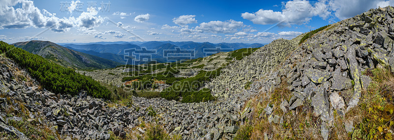 夏日喀尔巴阡山景。Stony Gorgany山体，乌克兰。