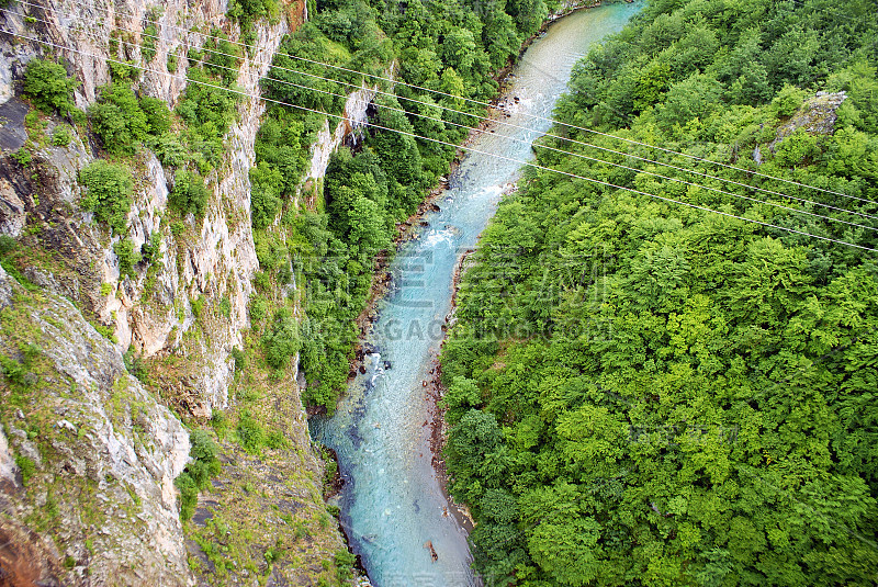 黑山河，从山顶俯瞰