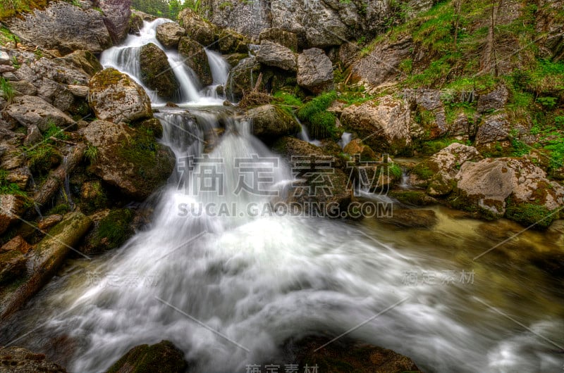 瀑布在奥地利