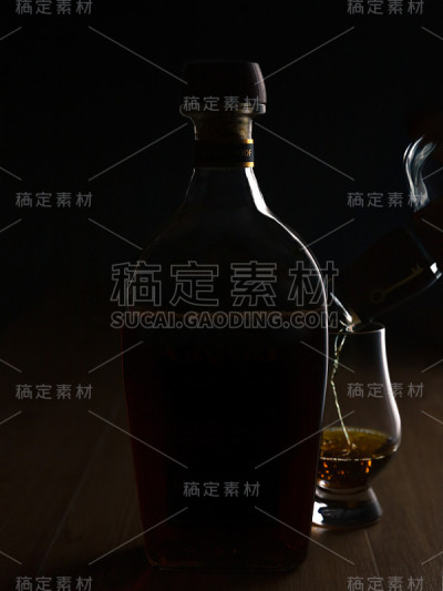 波旁威士忌-穆迪照明