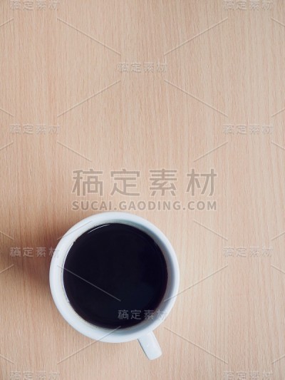 木板背景与咖啡