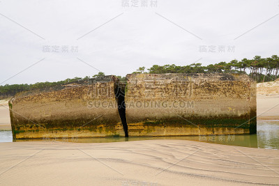 法国炮楼炮楼轮廓观被岁月和潮汐打破