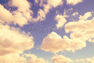 蓝天里的白云