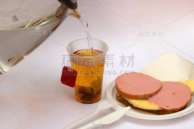 三明治和茶