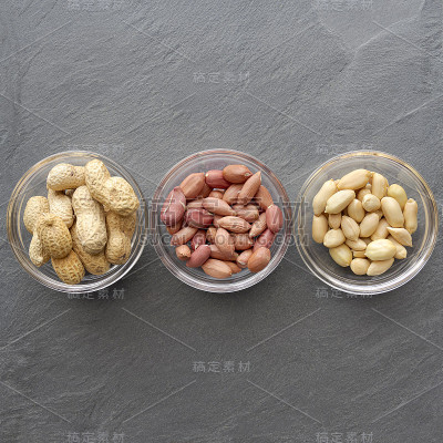 俯视图三碗花生，健康小吃