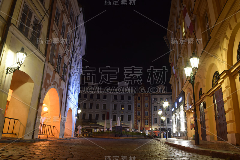 布拉格市中心夜间(老城广场附近)，捷克共和国