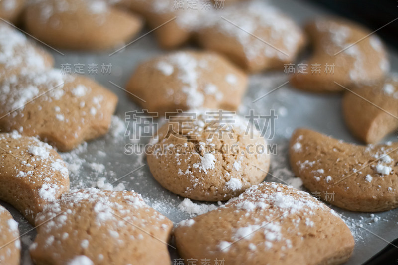 美味新鲜的圣诞姜饼