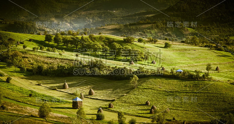 罗马尼亚喀尔巴阡山脉美丽的山景