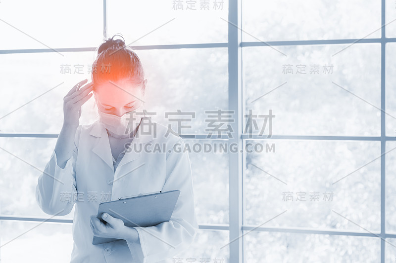 压力人的健康问题概念:疼痛面对头痛的人在办公室