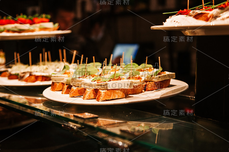 典型的西班牙小吃，Pincho或Pintxo