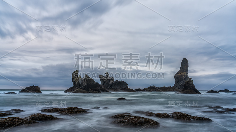 石狮海滩沿岸的海堤