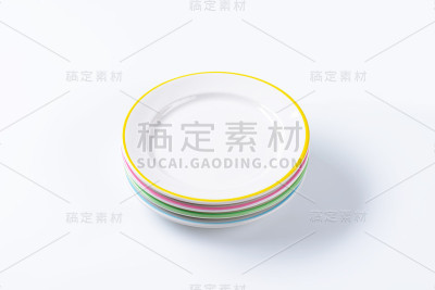 一套四餐盘