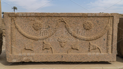 丹德拉神庙或哈索尔神庙。埃及。丹德拉，丹德拉，是埃及的一个小镇。丹德拉神庙建筑群，古埃及上保存最完好