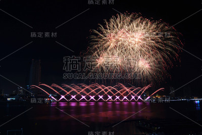 岘港国际烟花节每年举行。