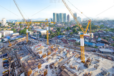 现代城市中城区的建筑工地