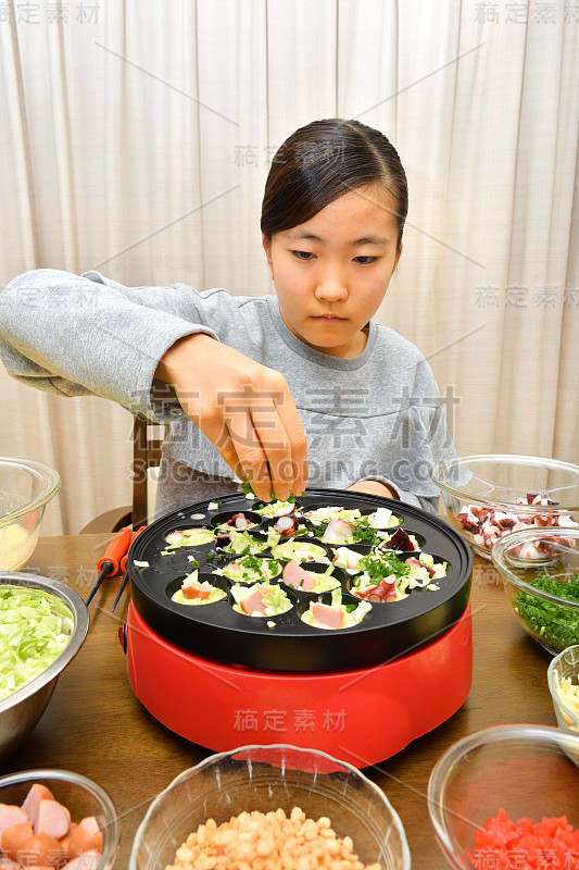 日本女孩喜欢章鱼馅饼派对