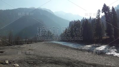 烟在克什米尔