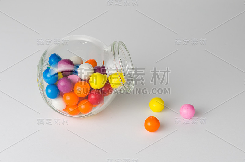 白色糖果罐