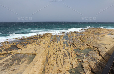 大岩石和地中海，戈佐，马耳他共和国