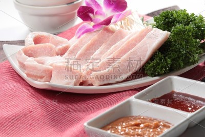 生猪肉或火腿