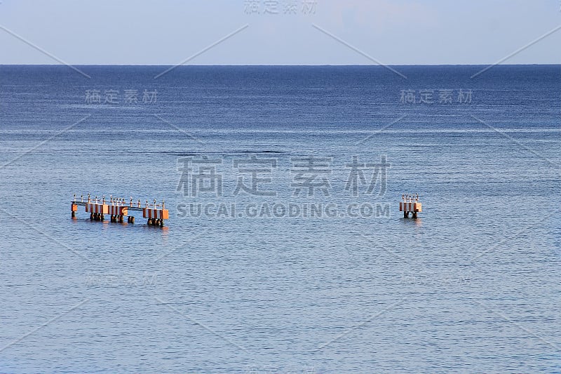 牙买加蒙特哥湾的飞机着陆灯。