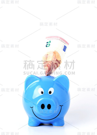 将欧元钞票存入蓝色储蓄罐