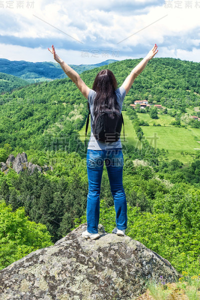 在山上的自由感