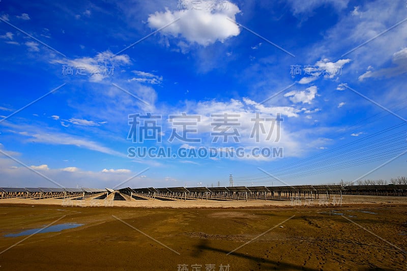 太阳能板在水上