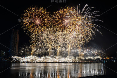 岘港国际烟花节每年举行。