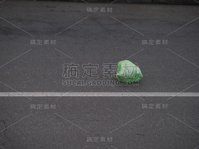 路上有塑料袋