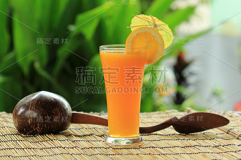 一杯橙汁