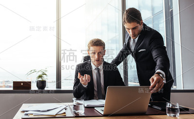 企业专业人士制定战略