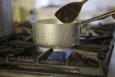 厨房烹饪