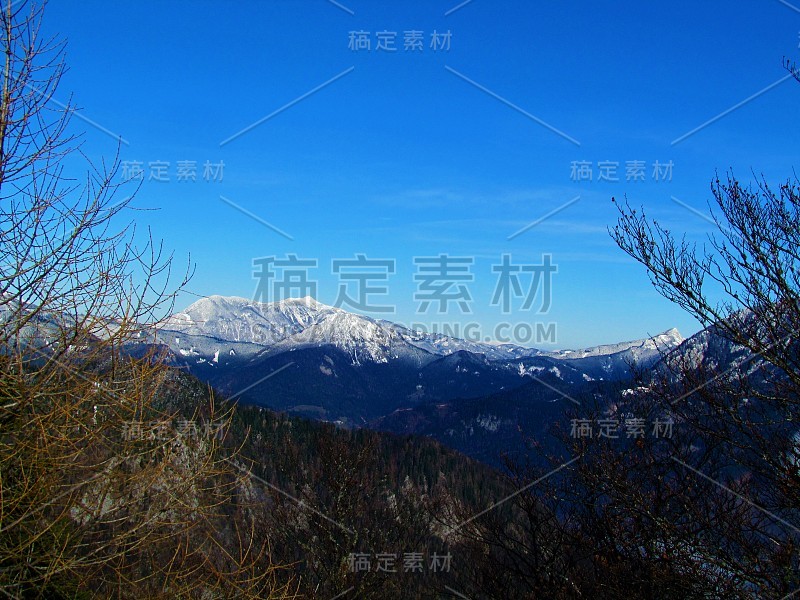 卡拉万克山脉的风景