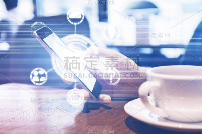 男拿着工具