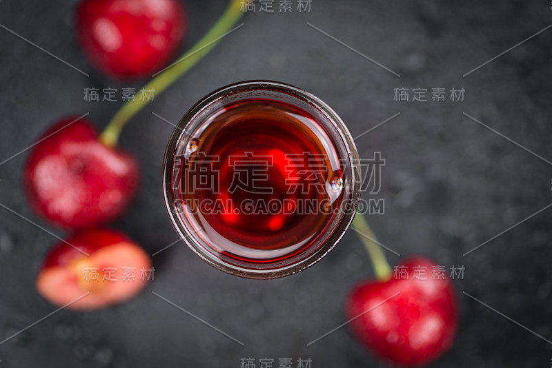 新鲜樱桃利口酒