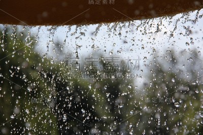 暴雨