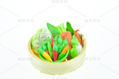 水果和蔬菜做一个小的模仿。