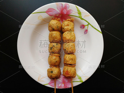油炸鸡卷(gaijor)，泰国菜