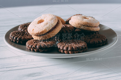 近距离拍摄的巧克力片饼干