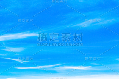 蓝天中有云。