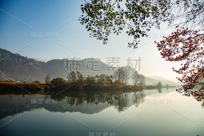 阿达河上的日出
