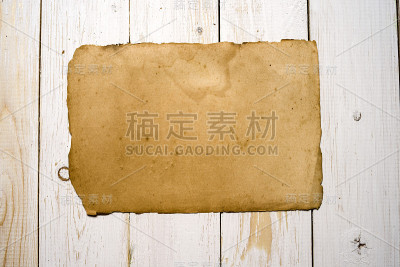 旧书的书页有阴影。