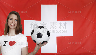 瑞士国旗和女足球迷