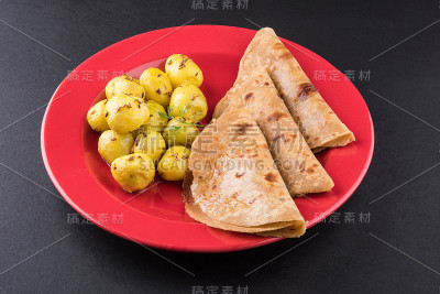 德雷土豆咖喱或阿卢巴吉与查帕蒂或帕拉塔