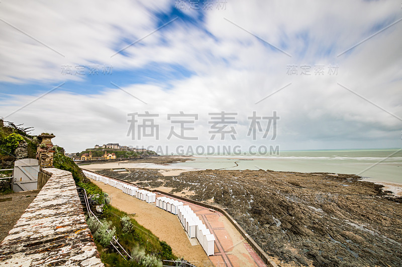 从洛克角(Pointe du Roc)、上维尔(Haute-Ville)和格兰维尔赌场(Casino