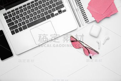 平坦的躺,实物模型。女性家庭办公空间，拷贝空间