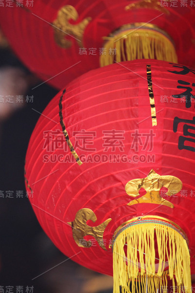 鲜红的传统中国灯笼，新加坡